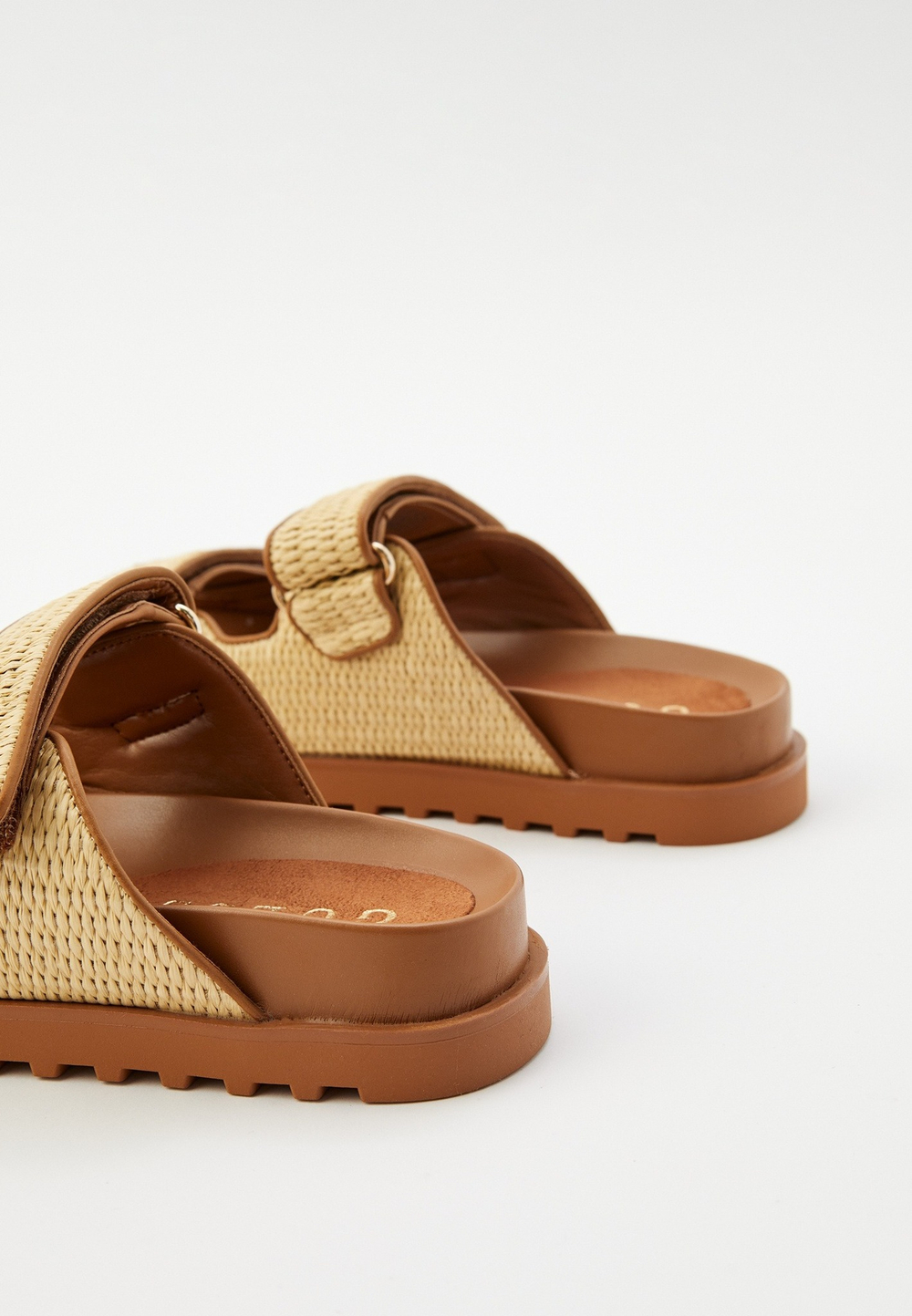 Шлепанцы женские GUESS FADELIZE