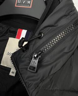 Пуховик Moncler