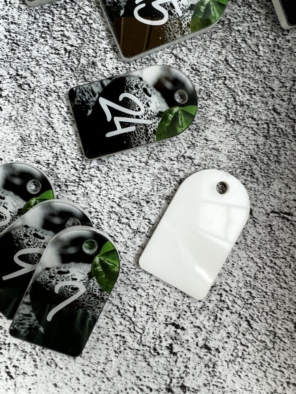 Номерки для гардероба акрил 3х5 см