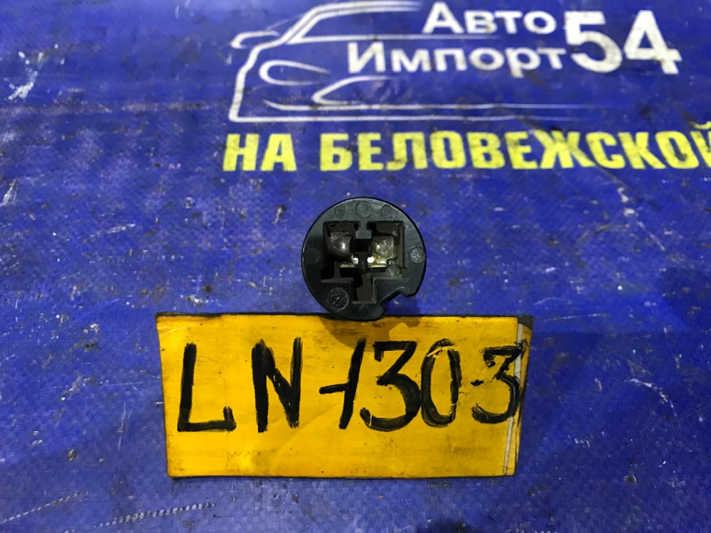 Датчик педали тормоза TOYOTA HILUX SURF 1992