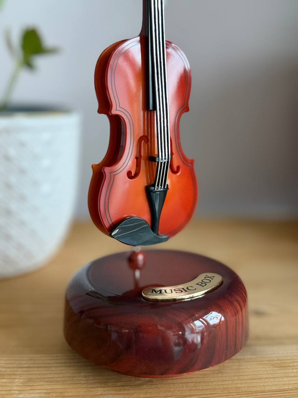Музыкальная шкатулка "Скрипка"