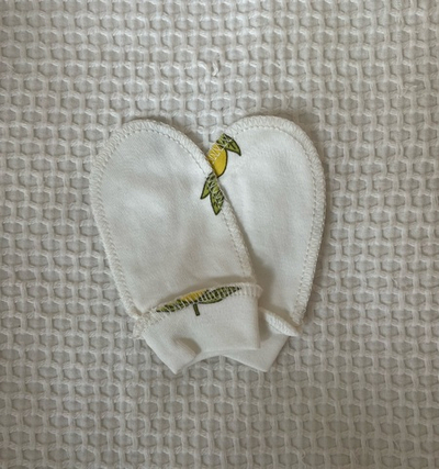 1525-154 Рукавички (лимончики на молочном)