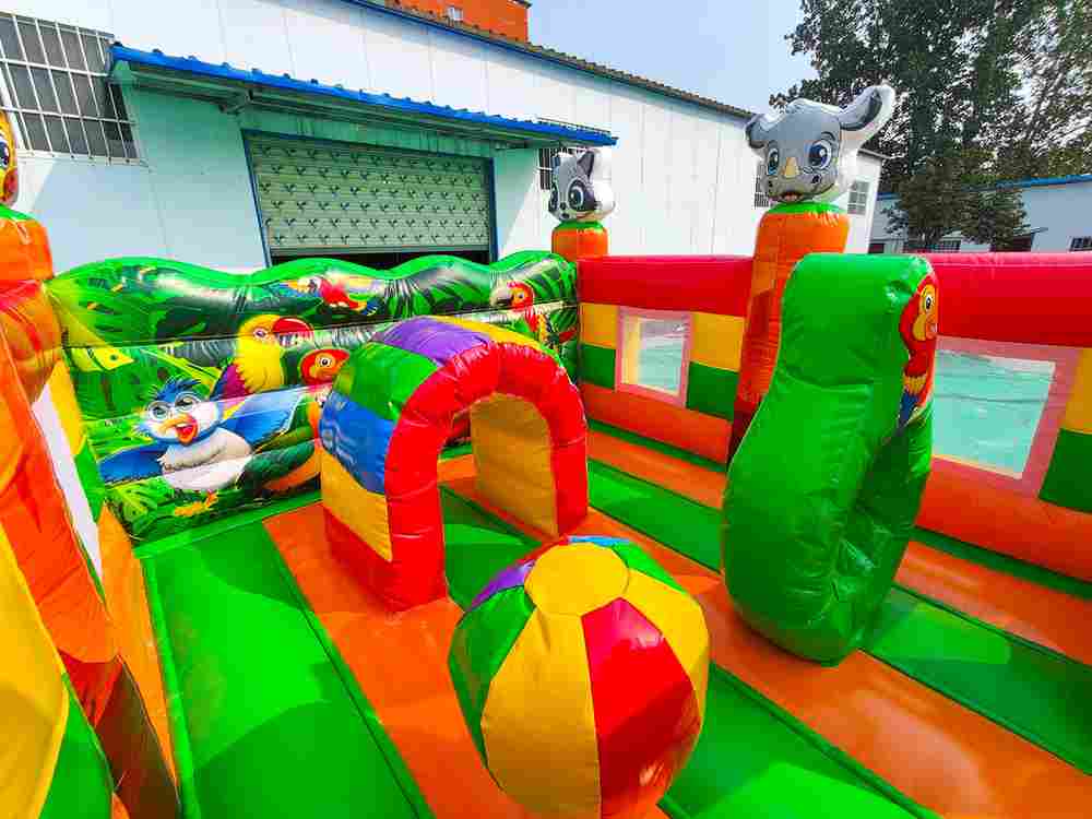 Коммерческий надувной батут «Попугайчики 2» без горки, размер 4*4*2,6 м