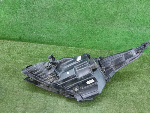 Битая Фара правая Kia Rio 4 (2020-н.в.) галоген