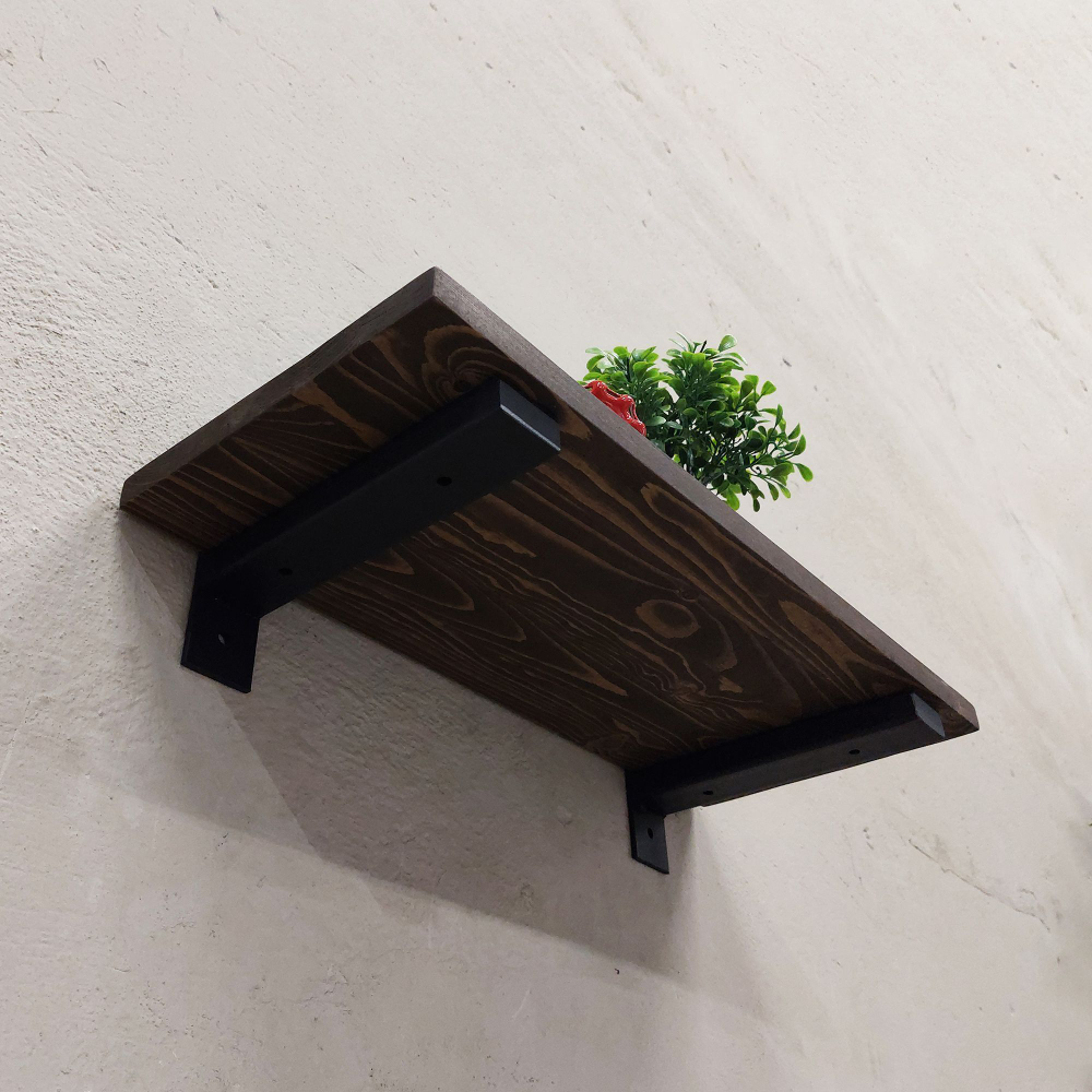 Настенные полки из натурального дерева в стиле Лофт