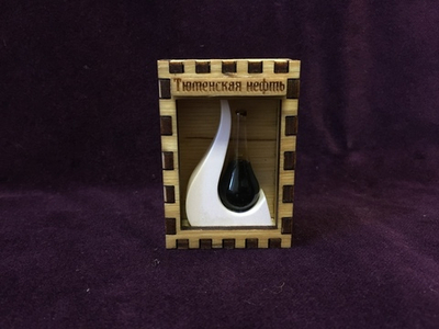 Стела с каплей нефти