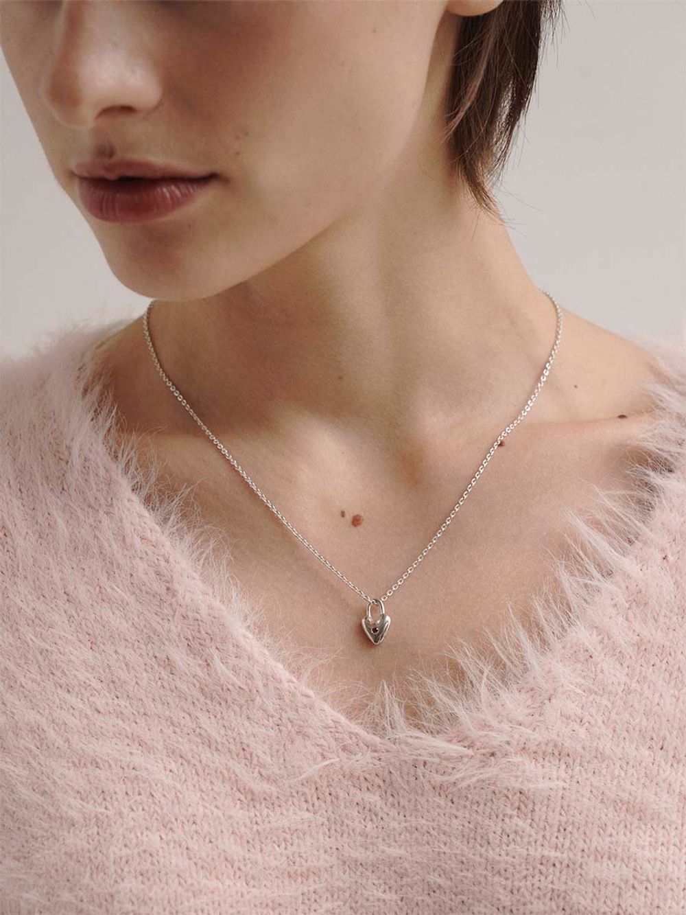 Подвеска Замочек на шнурке