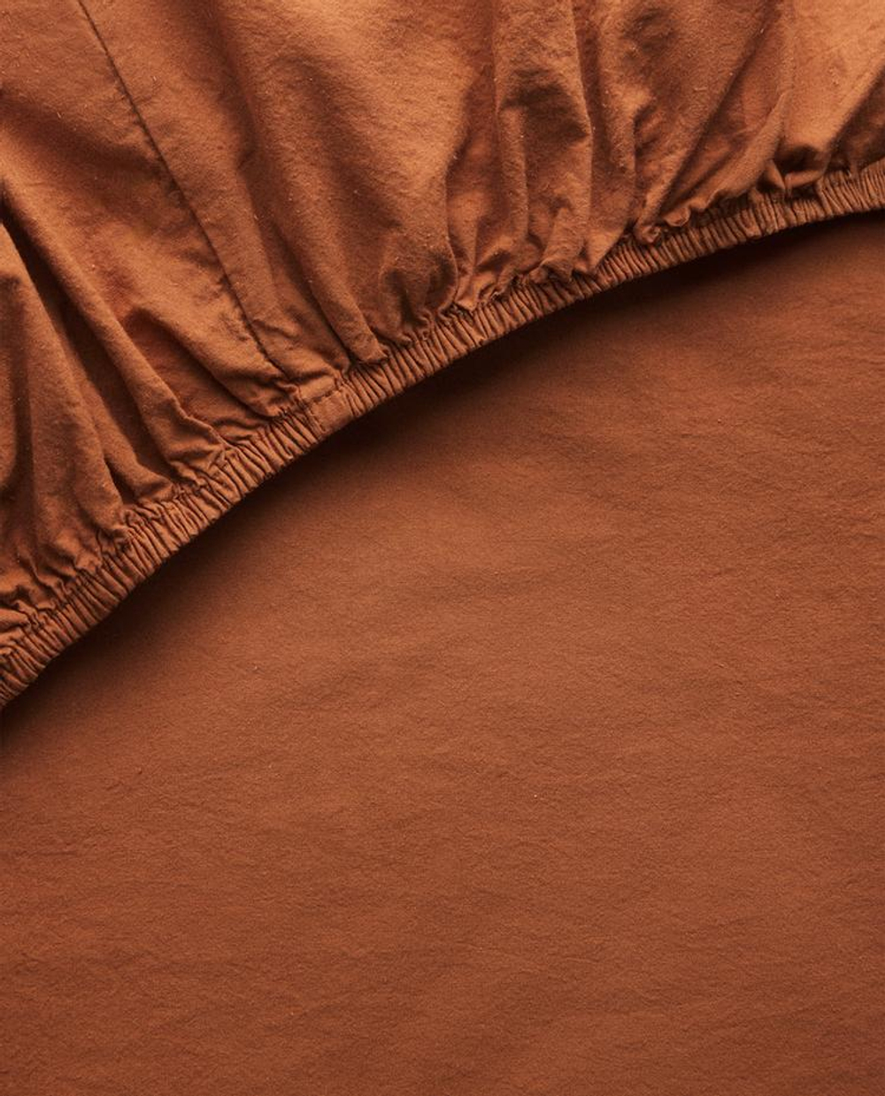 ZARA HOME ДЕТСКАЯ ОДНОТОННАЯ ПРОСТЫНЯ НА РЕЗИНКЕ, КОРИЧНЕВЫЙ