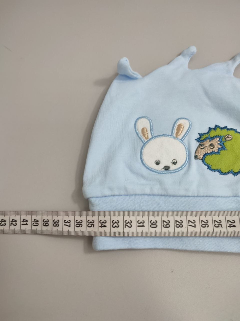 Шапка с принтом на 2-3 года