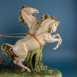 Винтаж: Фарфоровая мануфактура Capodimonte «Афродита в колеснице»