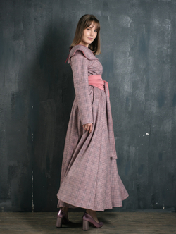 Платье с кушаком /персик клетка