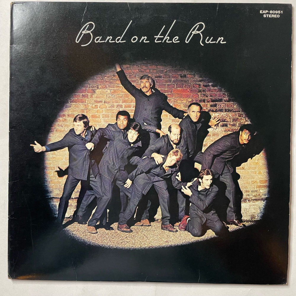 Винтажная виниловая пластинка LP Paul McCartney and Wings Band On The Run (Japan 1973) (No Obi) (Poster) EAP 80951 Bluebird