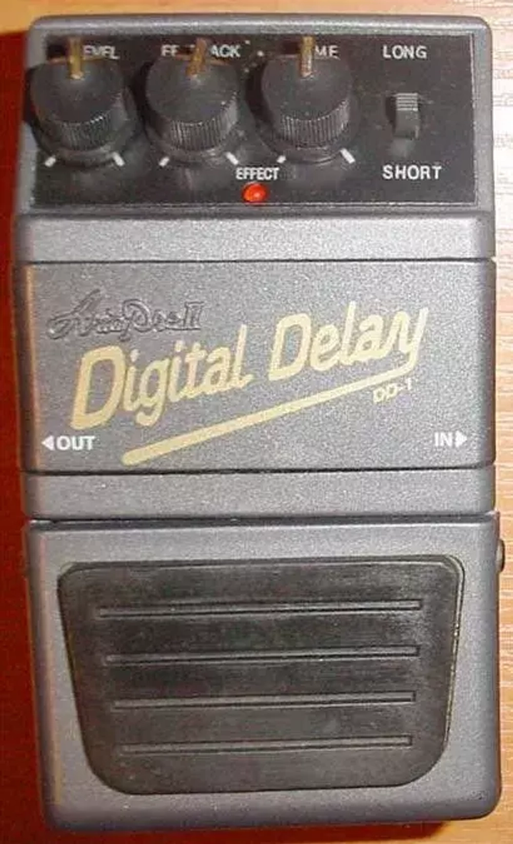 ARIA DD-1 Педаль звуковой задержки.
