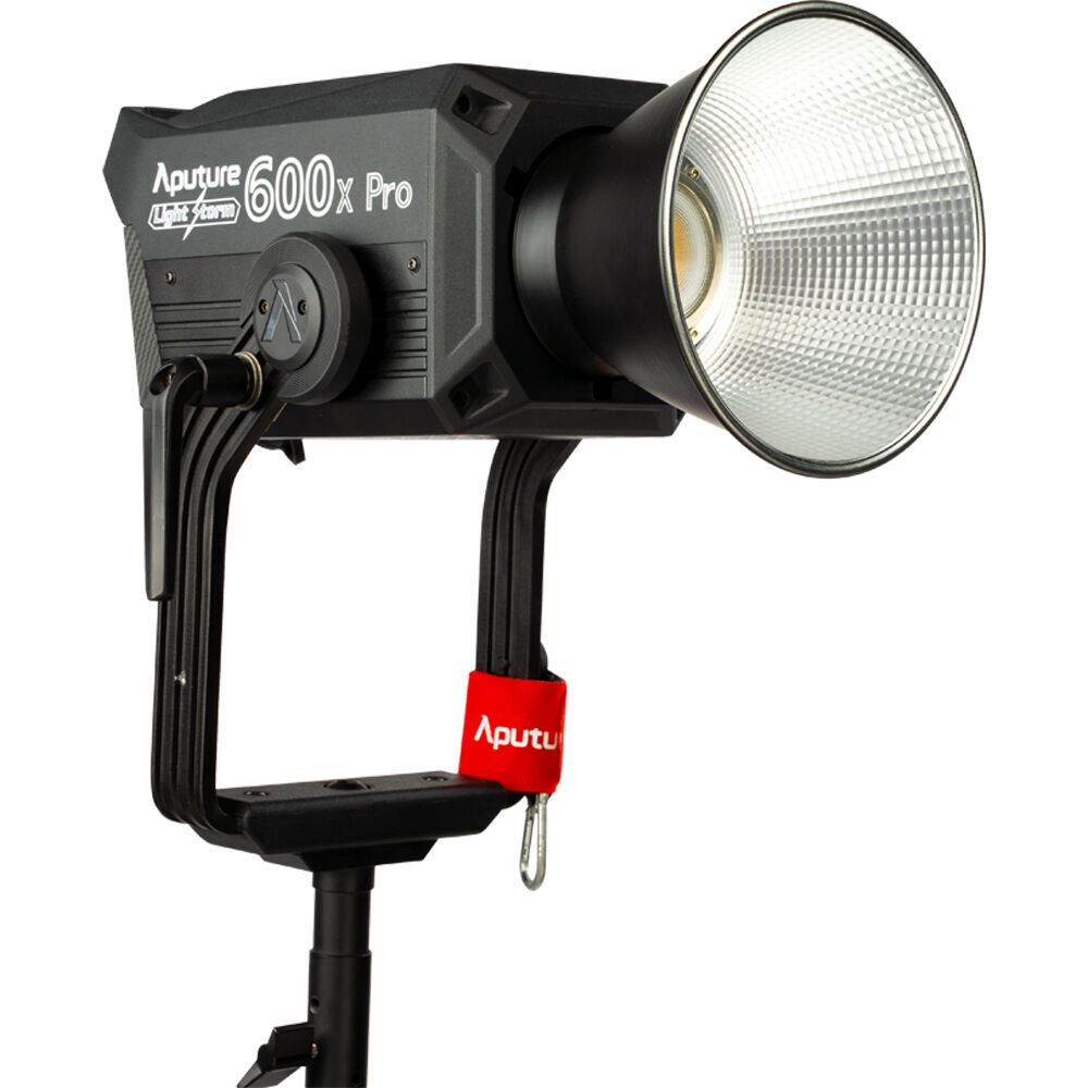 Осветитель Aputure Light Storm (LS) 600x Pro