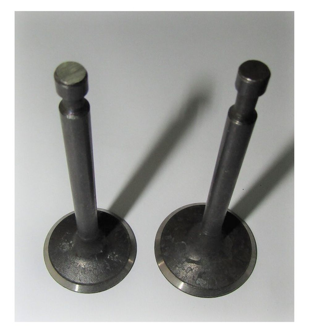 Клапан впускной/выпуской (комплект,2 шт )GX390/Valve kit