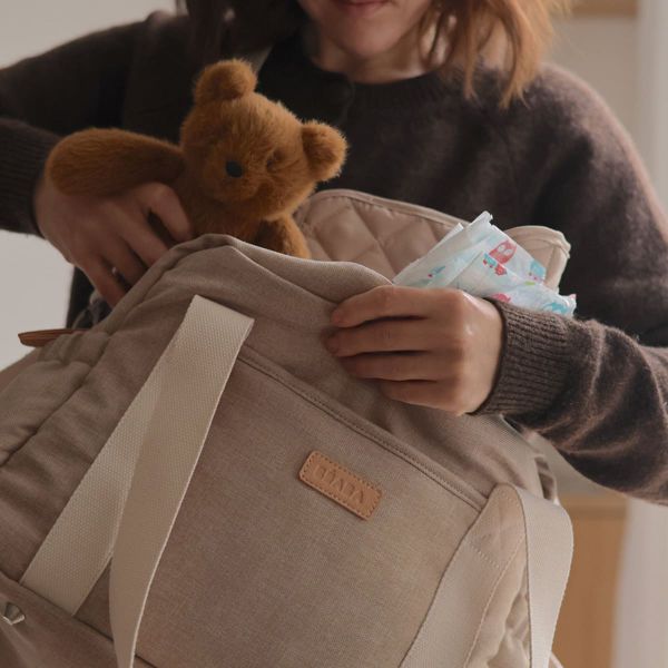 Как гулять с новорожденным: советы для мам