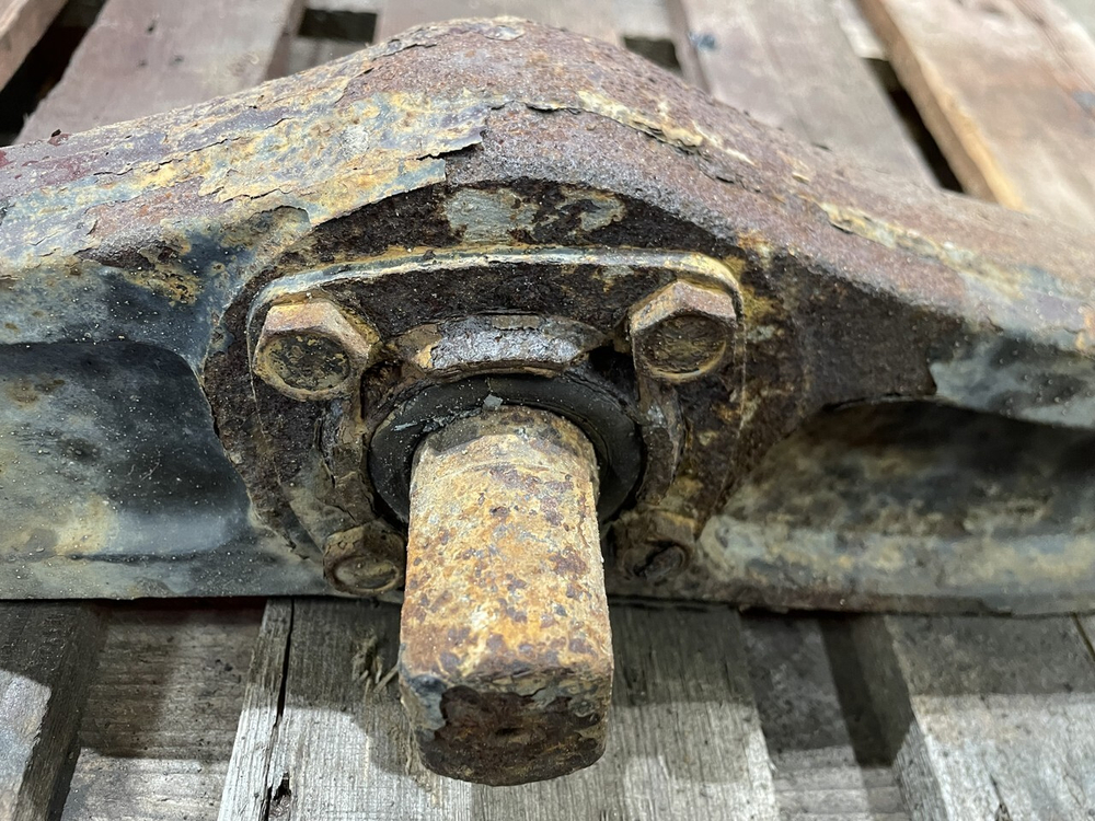 Кронштейн пневморессоры задний