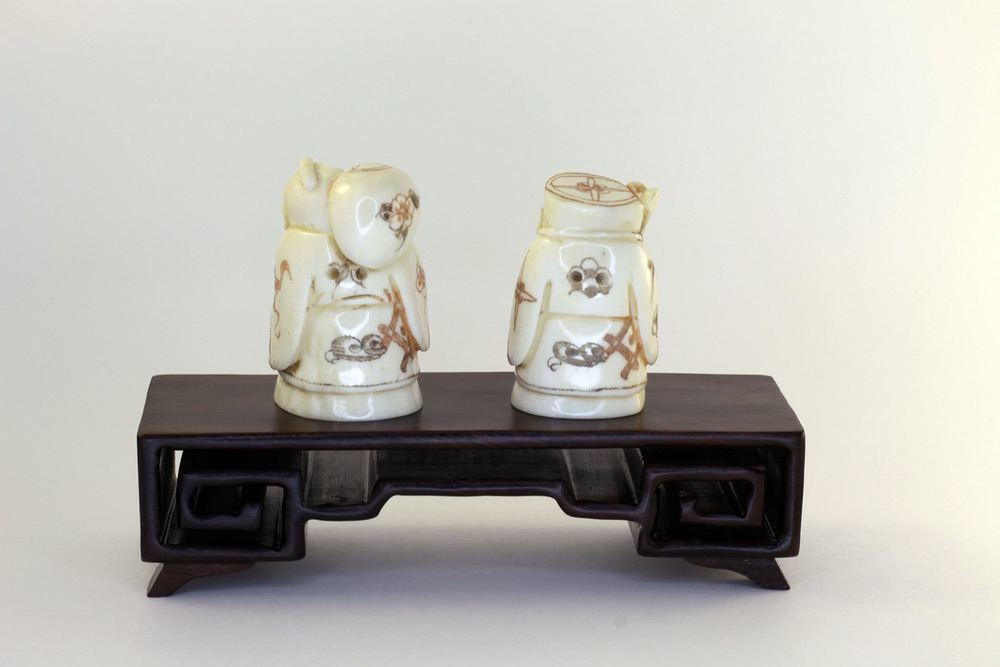 Сет нэцкэ Дзюродзин и Фукурокудзю на подставке