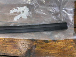 Уплотнитель радиатора нижний GL GLS (X166) Новый Оригинал A1666890198