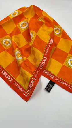 Платок оранжевый Versace