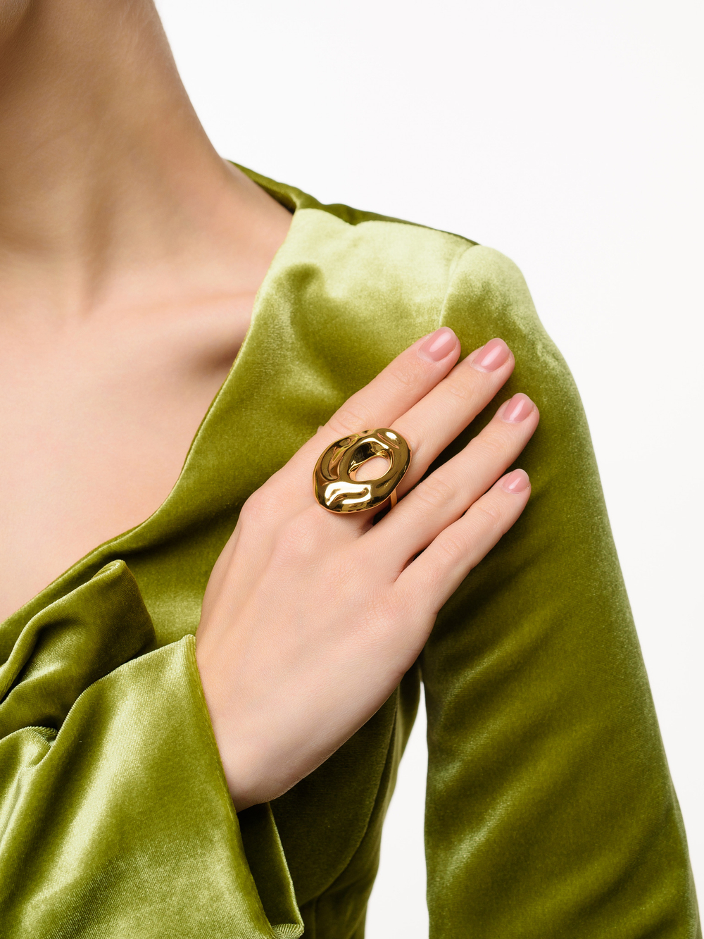 Кольцо "Crumpled lake" Gold