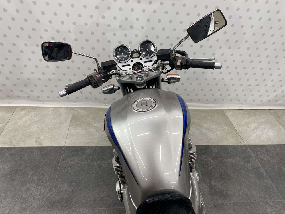 Yamaha XJR1300, 2004