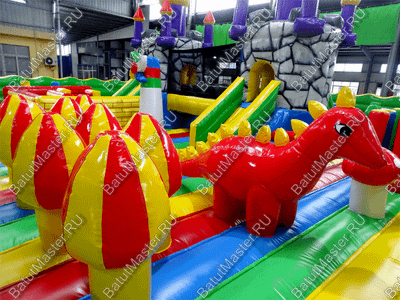 Большой надувной батут "Средневековье" 12*12*5 м