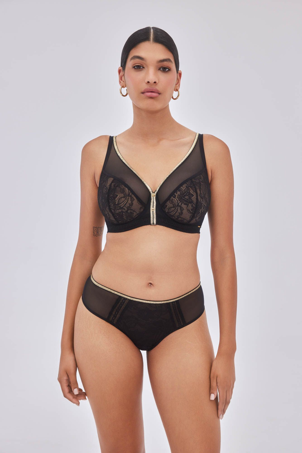 Бюстгальтер-бралетт Chiara с золотистой отделкой (Размер: 75D) (Цвет: черный)