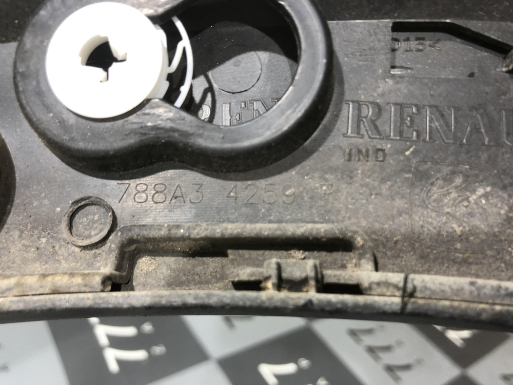 Накладка крыла заднего левого Renault Kaptur 16-нв Б/У Оригинал 788A34259R