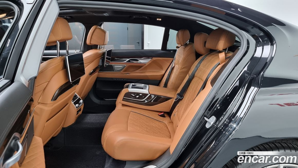 BMW 7 Series (G11) 740Li xDrive Design Pure Excellence (05.2021)