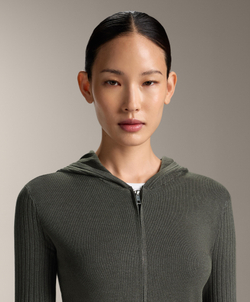 Oysho Вязаный кардиган с капюшоном облегающего кроя, зеленый