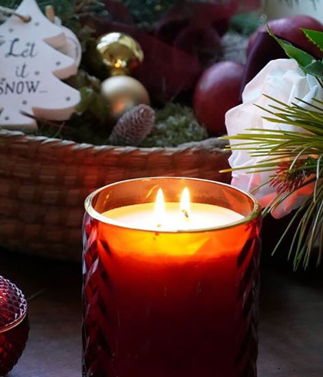 Большая красная свеча "ёлочка" с золотым цветком и платком, Cote Noire