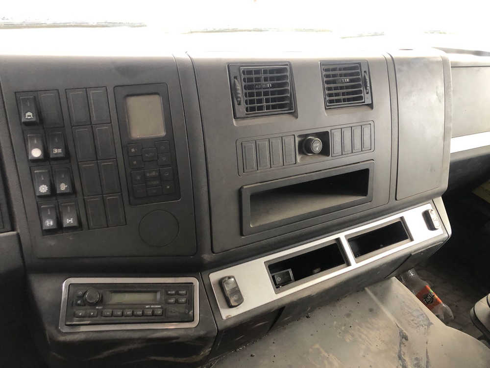 Shacman (Shaanxi) SX* 6x4 Самосвал SX3258DR384 (Дизельный, 9,7 л, 336 л.с., МТ)