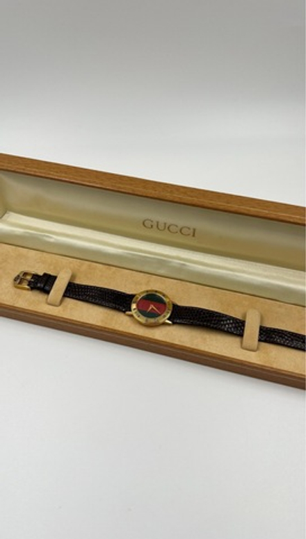 Часы Gucci ( представлены онлайн )