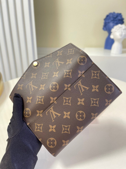 Louis Vuitton Sarah Wallet