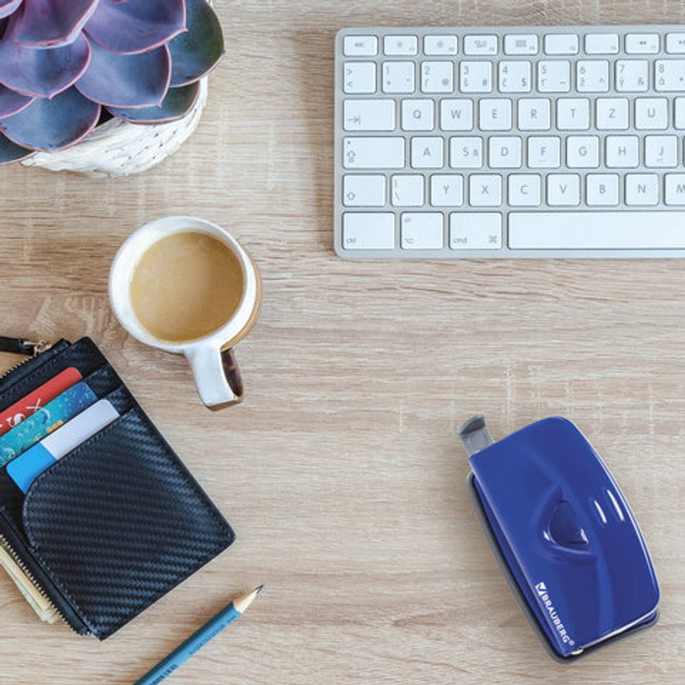 Дырокол металлический BRAUBERG "Universal+", до 10 листов, ассорти (синий /черный), 222524