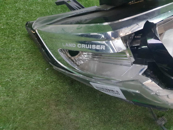 Битая Фара правая Toyota Land Cruiser Prado 150 (2013-2017) LED