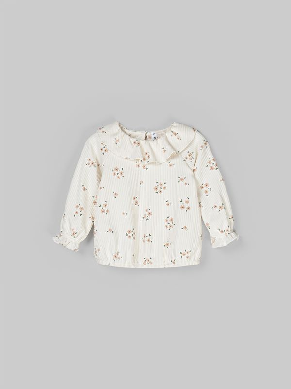 Блузка с рюшей 