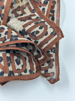 Платок коричневый с леопардовым узором Fendi