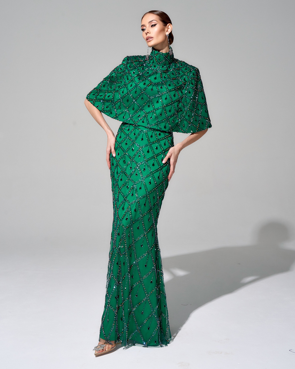 Укороченный кейп "Малахитовая шкатулка" с вышивкой ручной работы