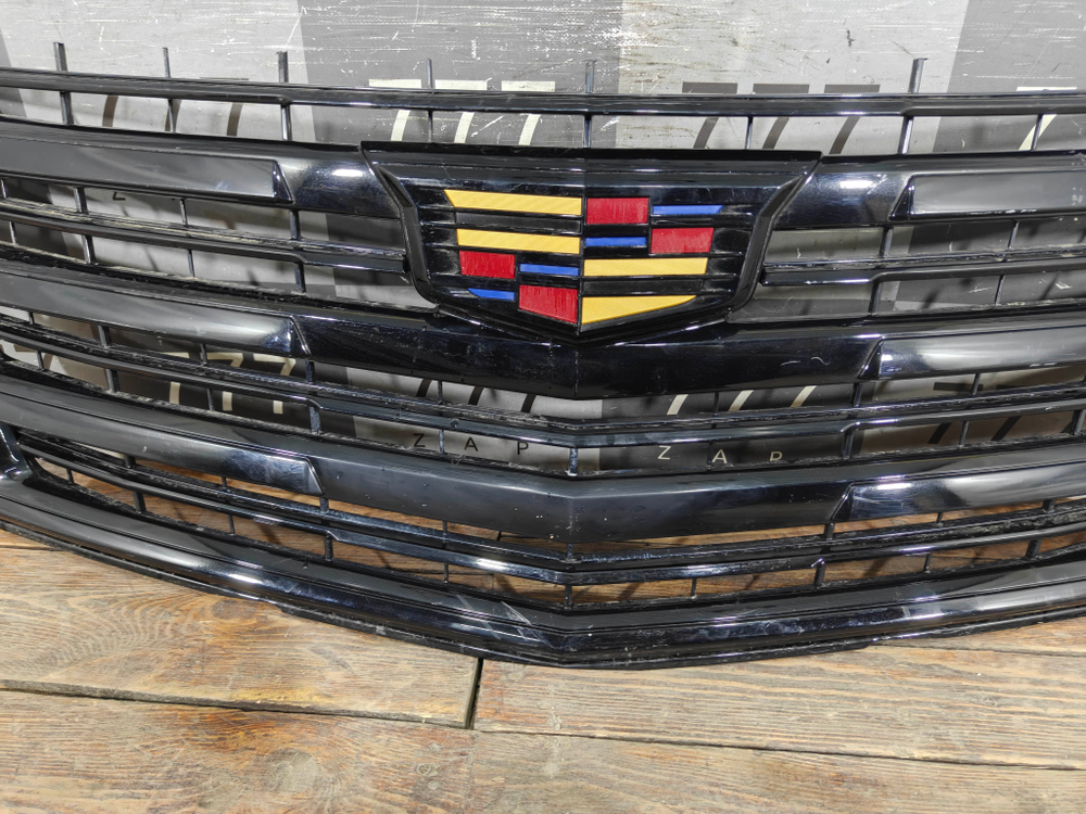 Решетка радиатора Cadillac Escalade 4 14-20 Б/У Оригинал 23405569