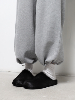 mule black fur