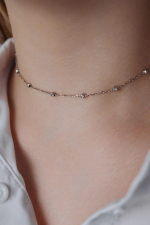 Колье-чокер "QUIET LUXURY" с шарами и алмазными гранями в серебре