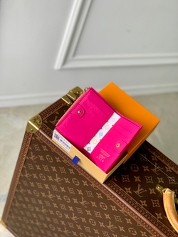 Louis Vuitton Lisa Wallet