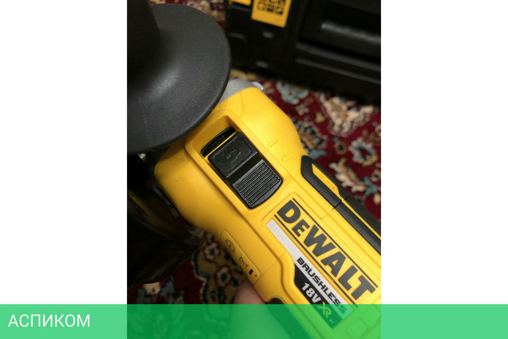 Угловая шлифмашина DeWalt DCG405NT