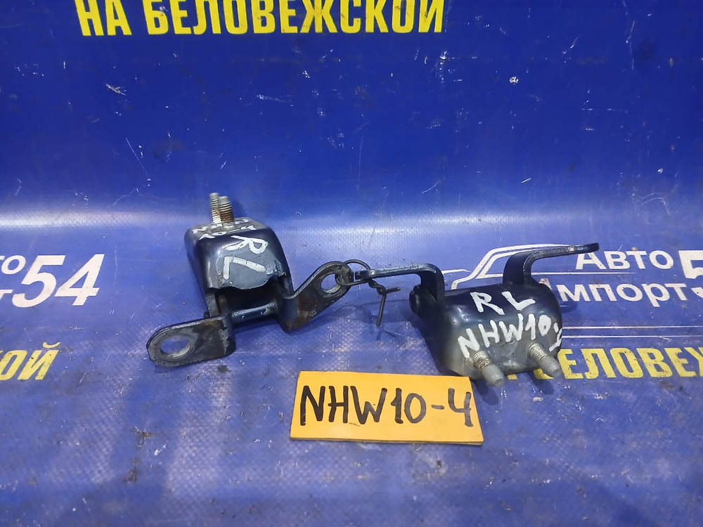 Петля двери задней левой TOYOTA PRIUS 1998