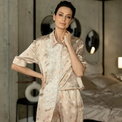 Шорты женские Mollen песочно-бежевые с узором горох