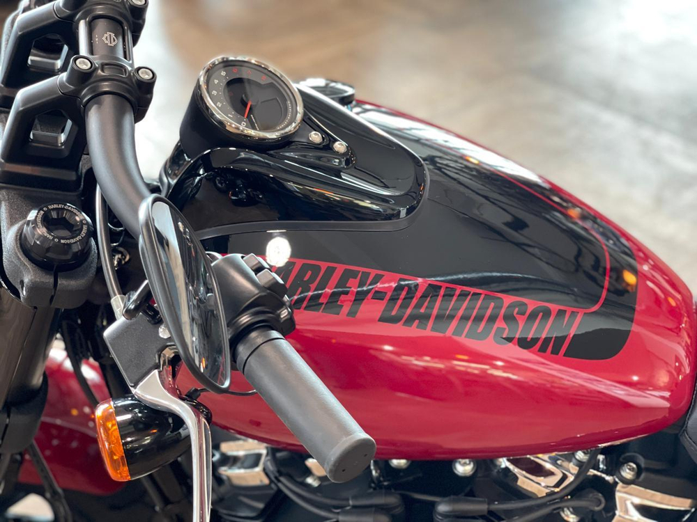 Fat Bob 114 (Fxfbs) Softail Harley-Davidson Billiard Red