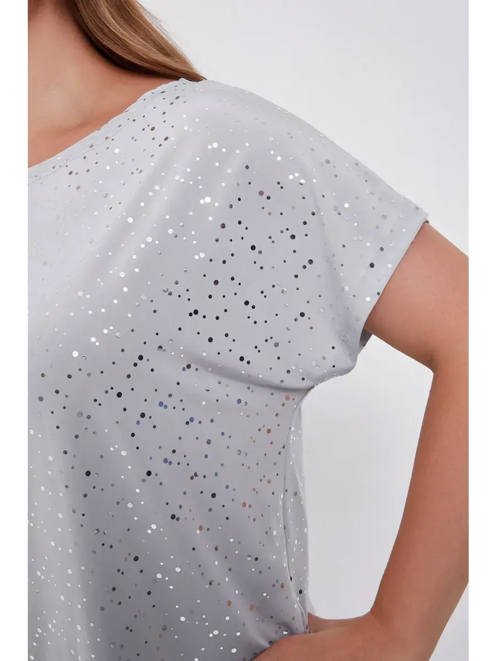 Блузка с пайетками короткий рукав