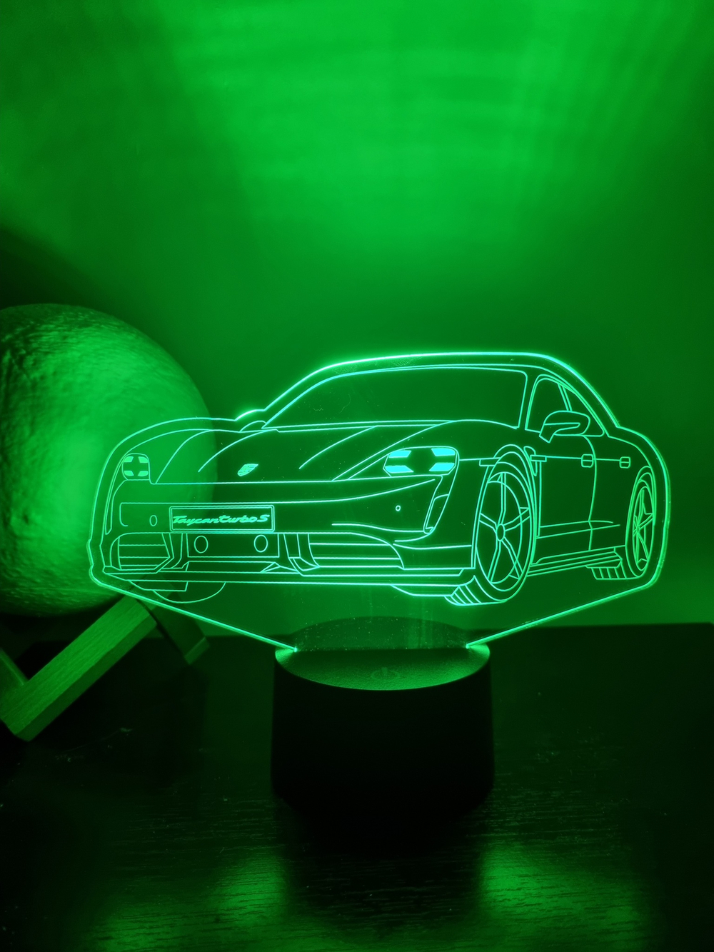 Светильник "Автомобиль Porsche Taycan Turbo S"